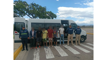 Seis extranjeros reincidentes fueron expulsados por Migración Colombia en Santander