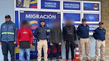 Migración Colombia expulsa a cuatro extranjeros con múltiples registros por delitos en Bogotá y Boyacá
