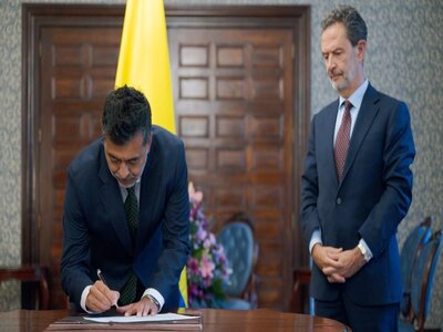 El canciller Omar Andrés Bula Escobar posesionó al nuevo director de Migración Colombia