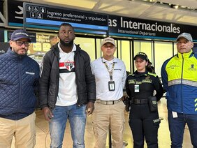 Migración Colombia expulsa del país al ciudadano brasileño implicado en actos de alteración al orden público ocurridos en el estadio Atanasio Girardot