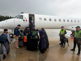 Migración Colombia aplica medida de expulsión a grupo de personas de la comunidad denominada Lev Tahor y los entrega a autoridades de Estados Unidos