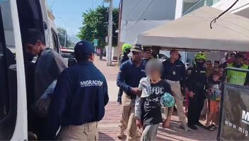 Migración Colombia expulsó del país a 11 extranjeros que representaban un riesgo para la seguridad en Santa Marta