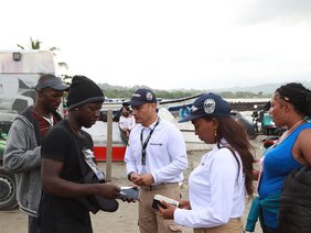 El OM3 presenta balance de los flujos migratorios inversos. Más de 12.000 migrantes retornaron en seis meses por la frontera colombo-panameña
